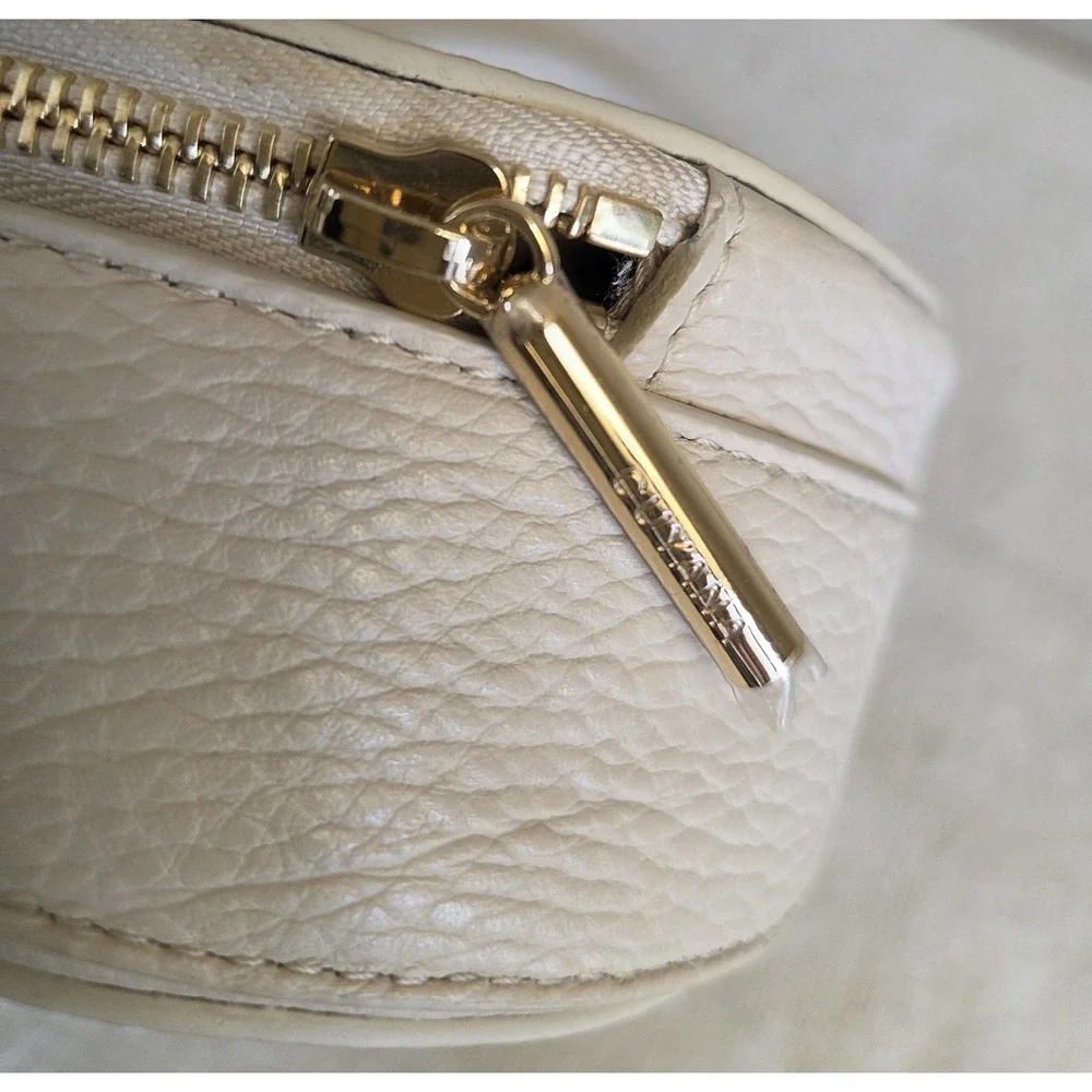 Cuyana Top Handle Crossbody Bag Ecru Pebbled Italian Leather Gold Hardware - Picture 9 of 12